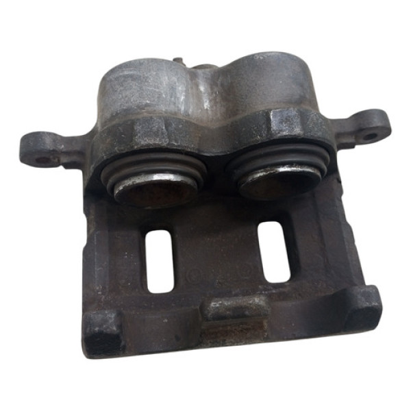 Pinça Dianteira Esquerda Terracan 2005