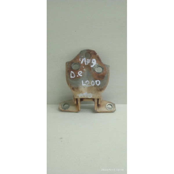 Dobradiça Porta Dianteira Esquerda Mitsubishi L200 Outdoor