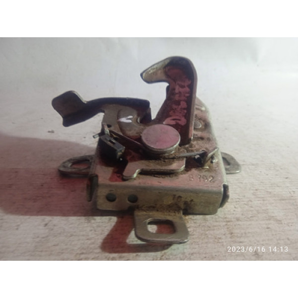 Trava Do Capô Fiat Ducato Com Avaria 