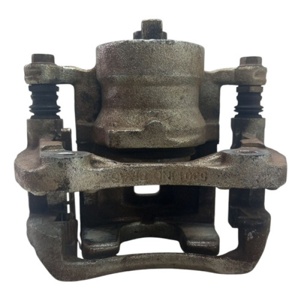 Pinça Dianteira Esquerda Kicks 2018