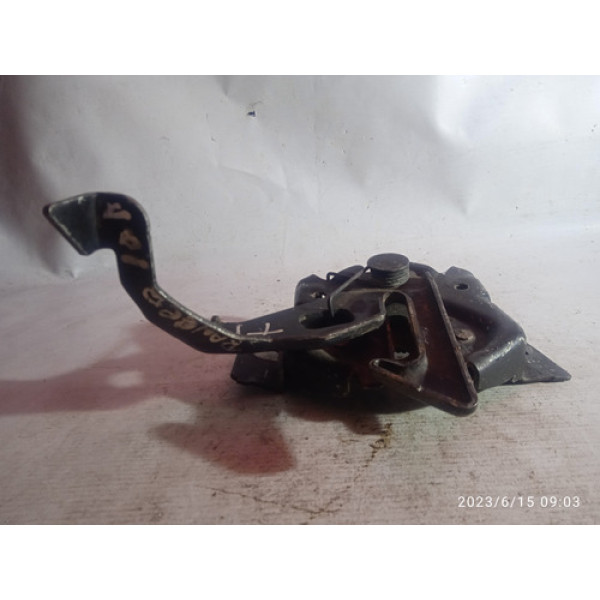 Trava Do Capô Ford Ranger 2010 Com Avaria 